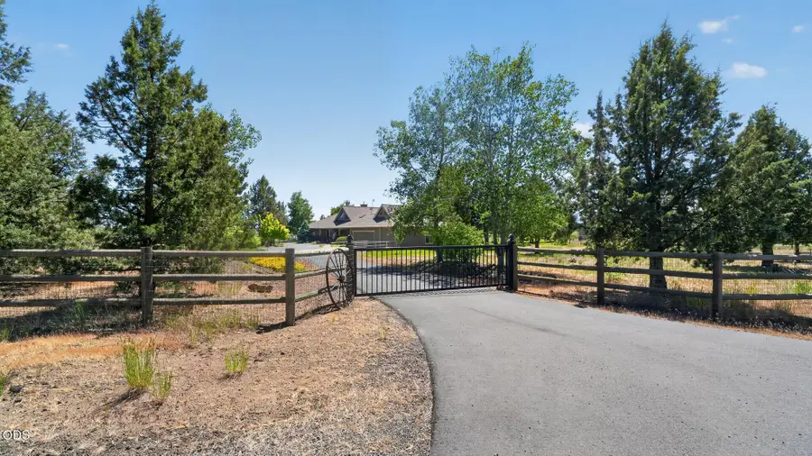 18203 Fadjur Lane, Sisters, OR 97759 - #2