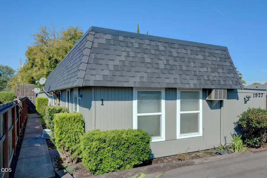 1927 Crater Lake Avenue, Medford, OR 97504 - #2
