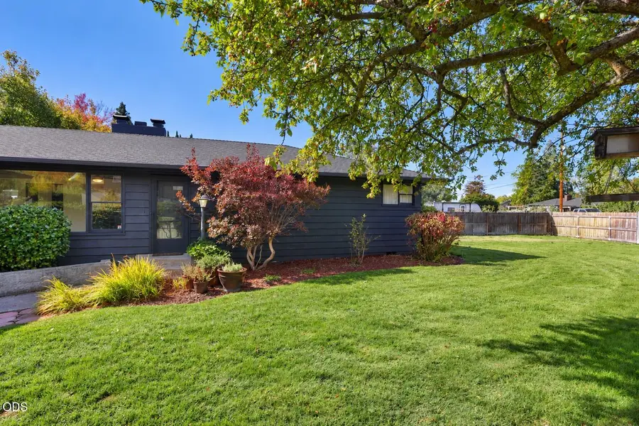 509 N Berkeley Way, Medford, OR 97504 - #2
