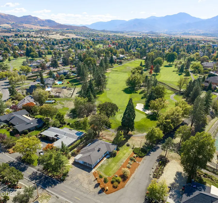 101 Greenway Drive, Medford, OR 97504 - #2