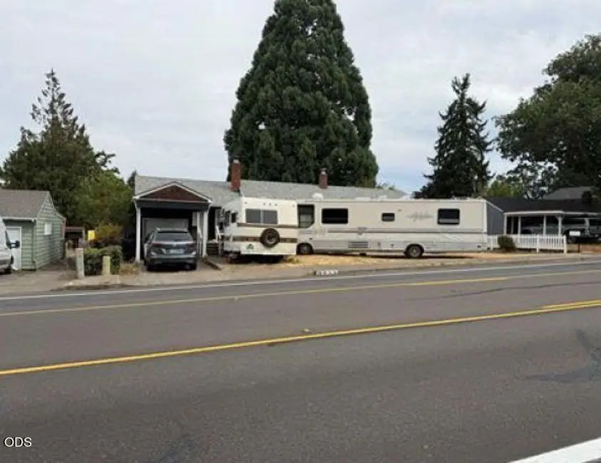 3251 W 18th Avenue, Eugene, OR 97402 - #2