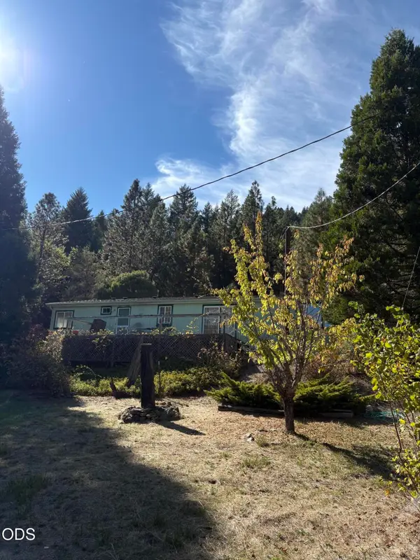 5325 W Evans Creek Road, Rogue River, OR 97537