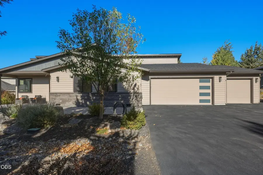 1272 Trail Creek Drive, Redmond, OR 97756 - #2