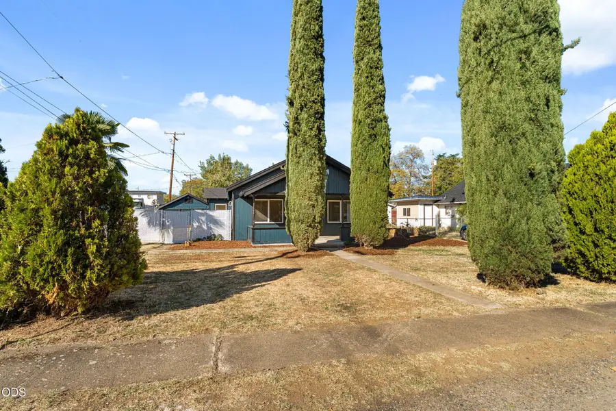13 Kenwood Avenue, Medford, OR 97501 - #2