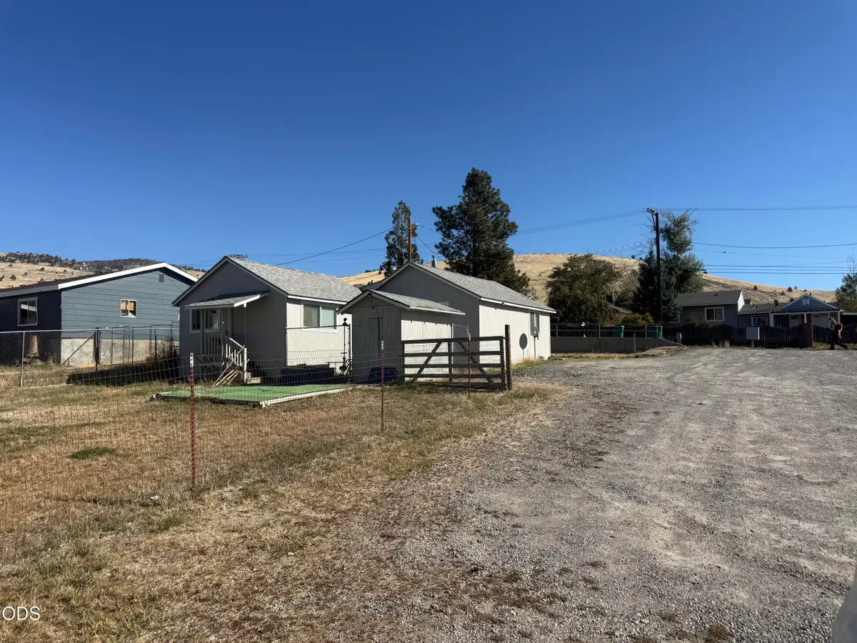 2200 Patterson Street, Klamath Falls, OR 97603 - #1