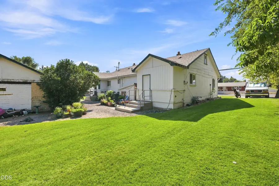 418 SW G Street, Madras, OR 97741 - #2