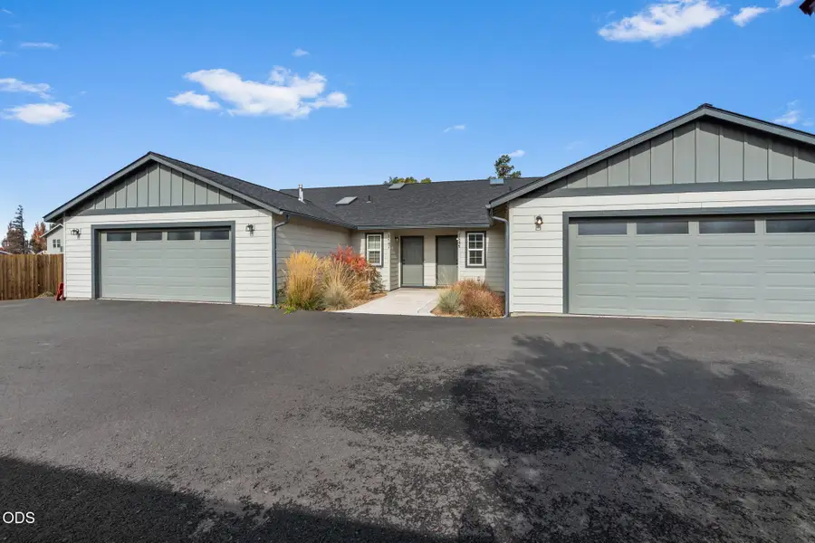 1545 SW Kalama Avenue, Redmond, OR 97756 - #3