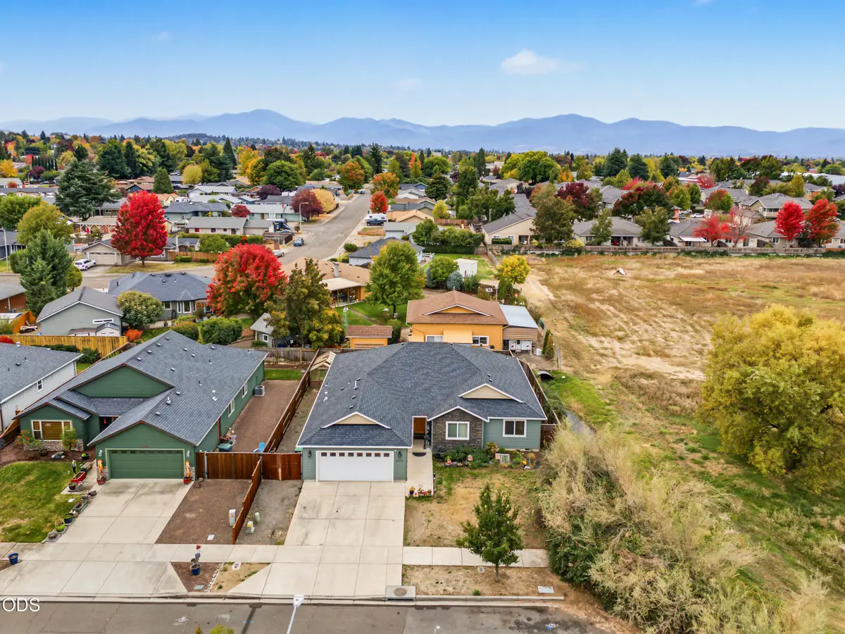 3232 Ford Drive, Medford, OR 97504 - #1