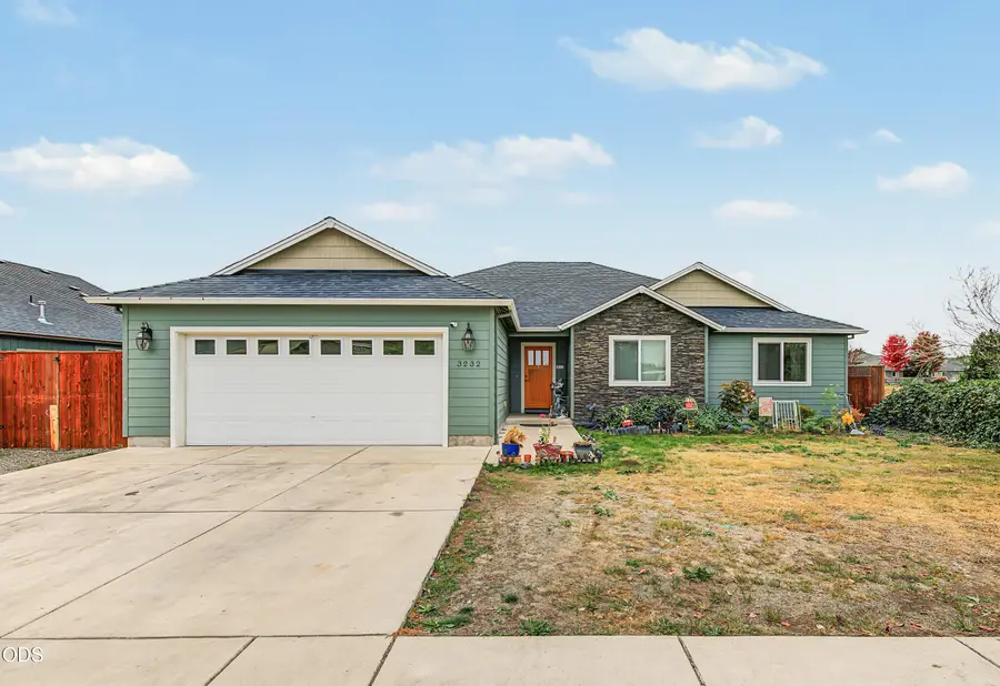 3232 Ford Drive, Medford, OR 97504 - #2