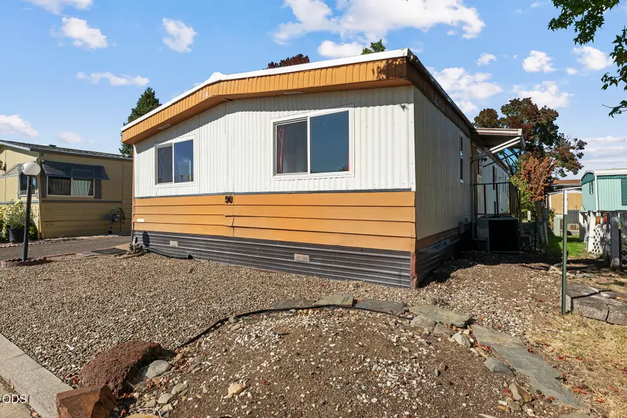 2385 Table Rock Road #SPC 90, Medford, OR 97501 - #3