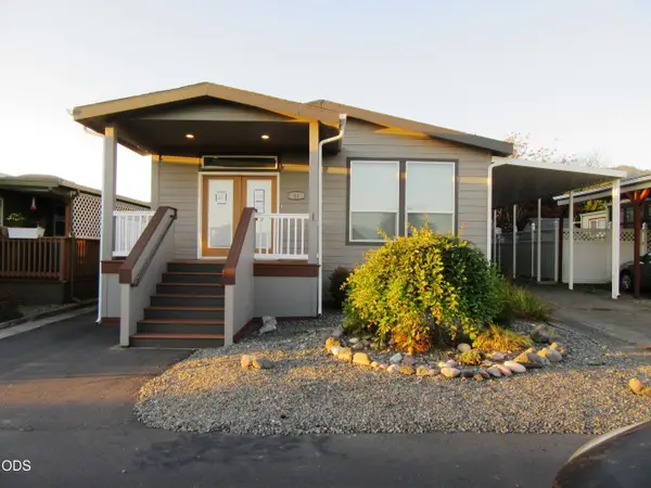 15889 Sunset Strip #44, Brookings, OR 97415