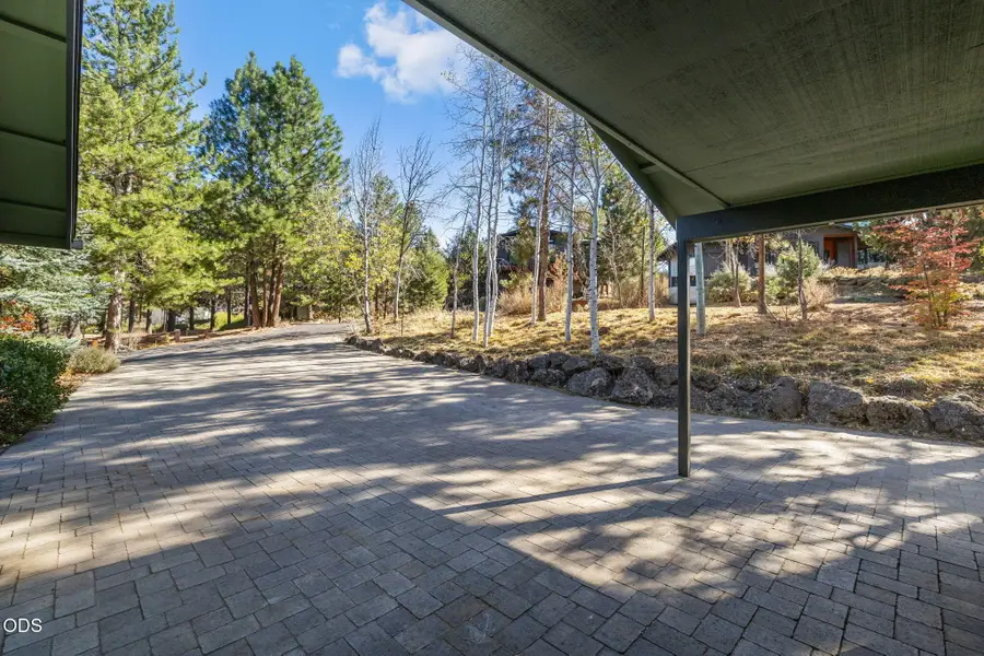 61531 Westridge Avenue, Bend, OR 97702 - #2