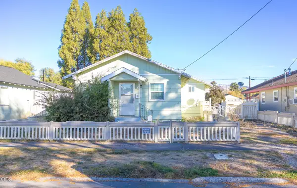 2241 Applegate Avenue, Klamath Falls, OR 97601