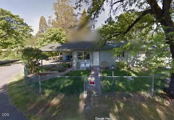 70 Chavner Street, Gold Hill, OR 97525
