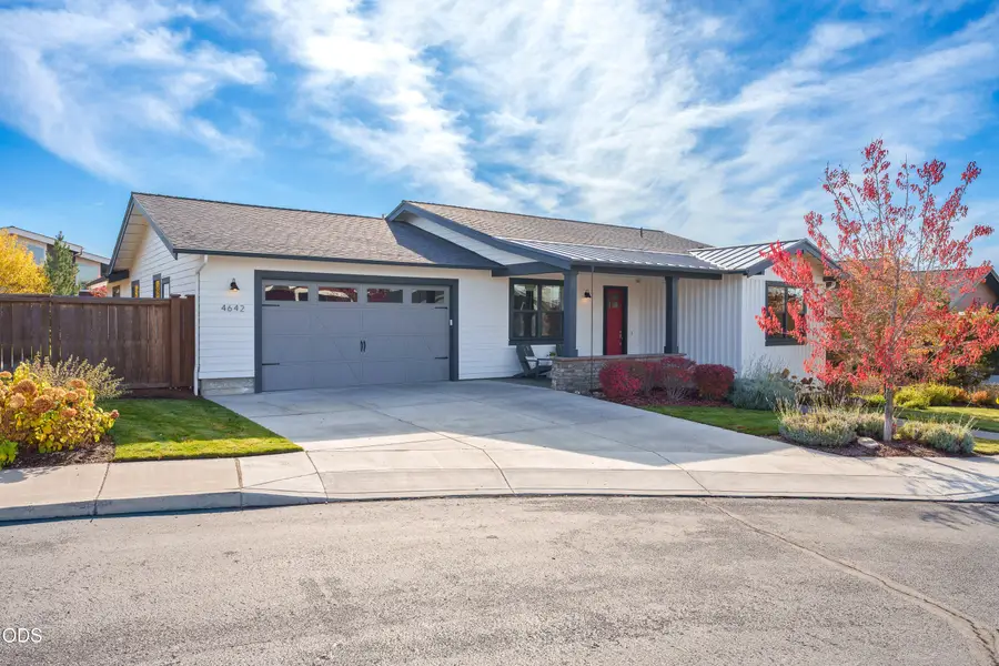 4642 SW Yew Leaf Court, Redmond, OR 97756 - #2