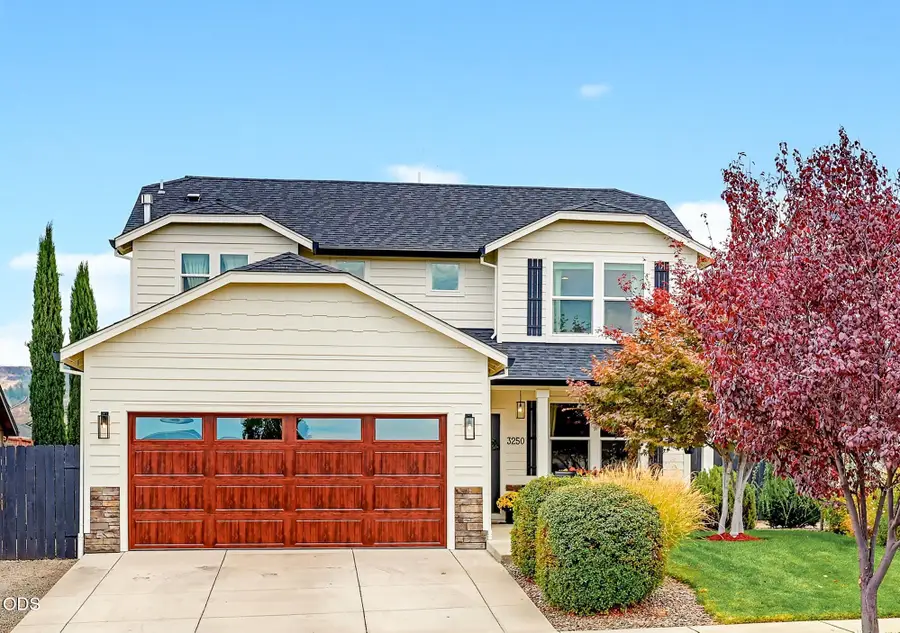 3250 Cheltenham Way, Medford, OR 97504 - #2