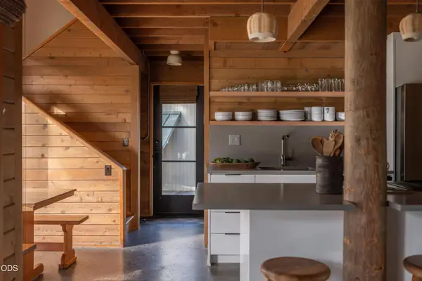 57569 Ranch Cabins Lane, Sunriver, OR 97707
