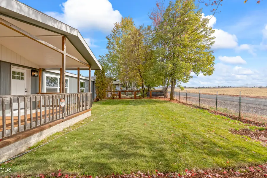 519 9th Street, Metolius, OR 97741 - #2