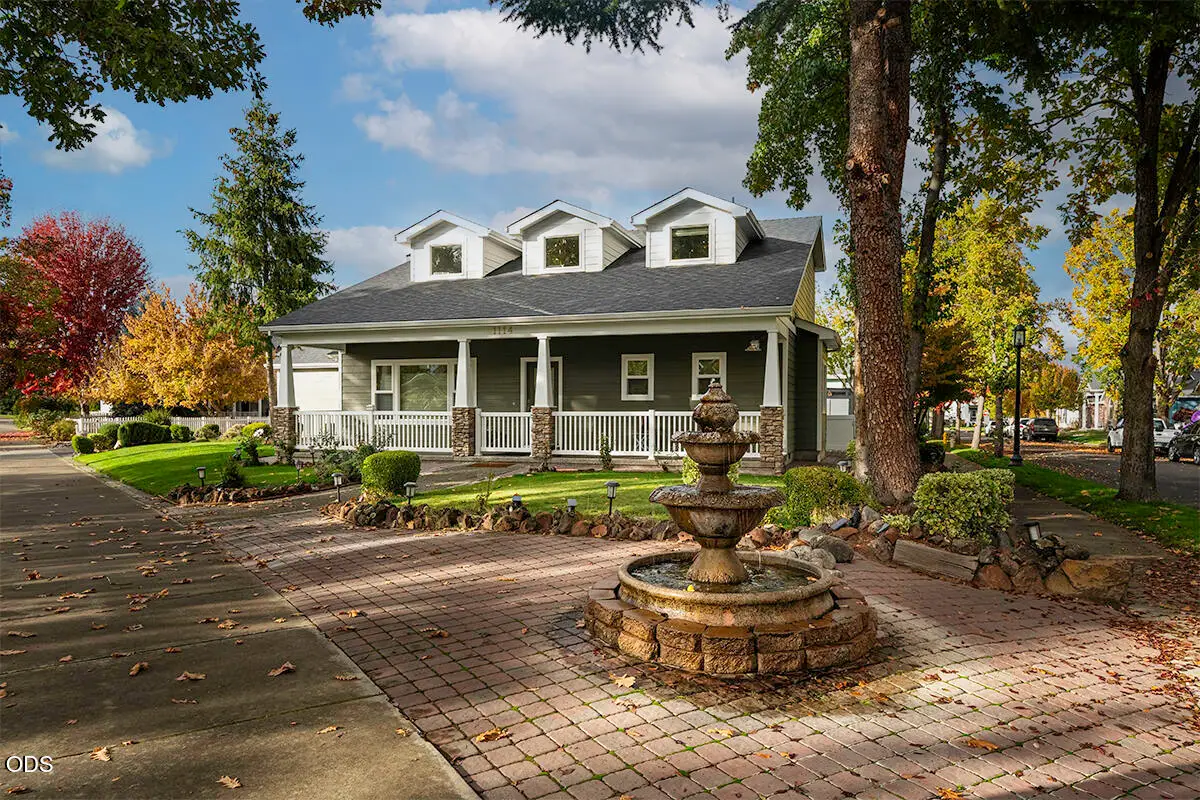 1114 Twin Creeks Crossing, Central Point, OR 97502 - #1