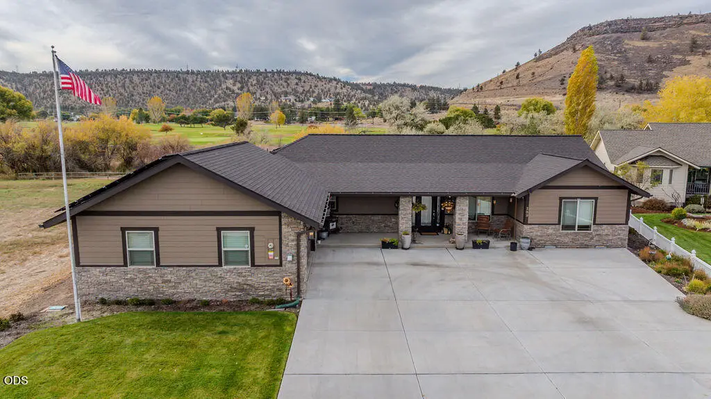 209 SW Meadow Lakes Drive, Prineville, OR 97754 - #1