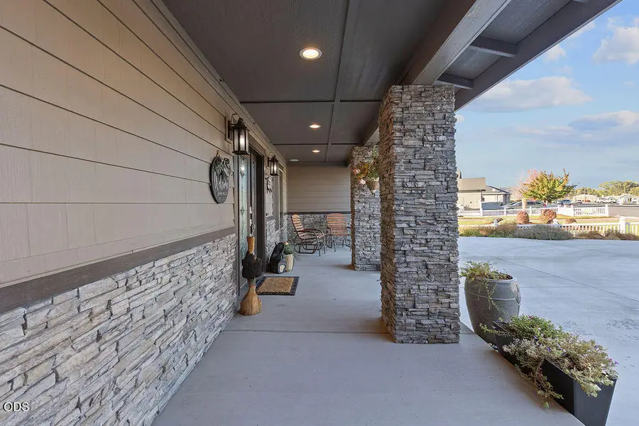 209 SW Meadow Lakes Drive, Prineville, OR 97754 - #2