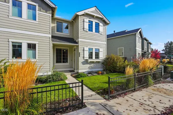 4620 SW 37th Street, Redmond, OR 97756