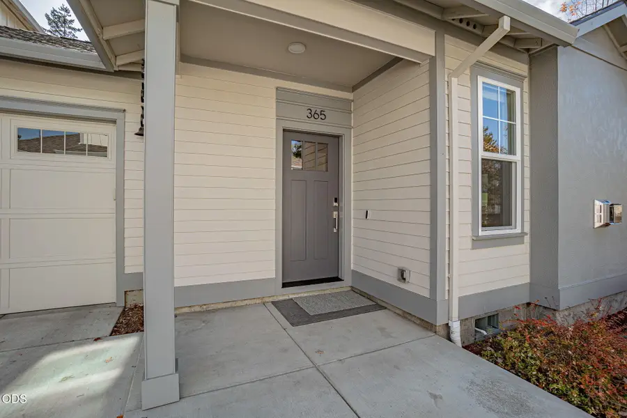 365 S Mountain Avenue, Ashland, OR 97520 - #3