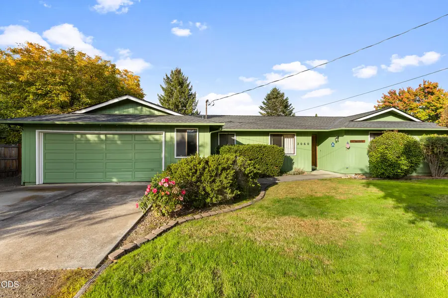 2060 Archer Drive, Medford, OR 97501 - #2