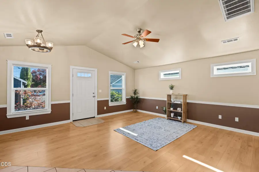 1118 Peachwood Court, Medford, OR 97501 - #2
