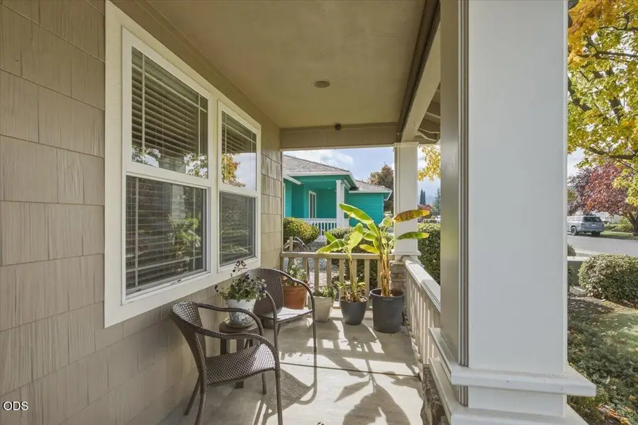 1455 Elaine Way, Medford, OR 97501 - #2