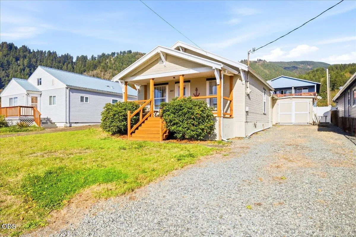 210 Cypress Avenue, Tillamook, OR 97141 - #1