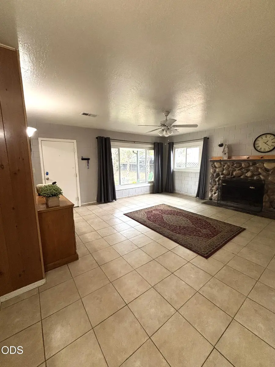 1029 NE Madrone Street, Grants Pass, OR 97526 - #3