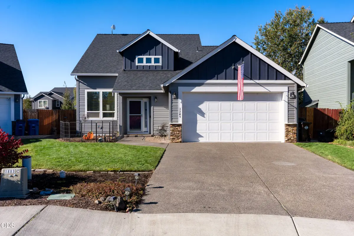 1345 NW 16th Court, Redmond, OR 97756 - #1