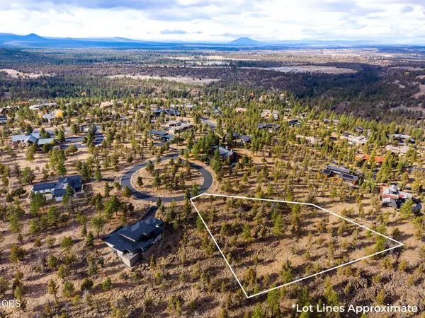 1470 NW Puccoon Court, Bend, OR 97701