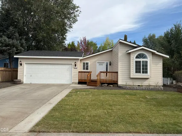 3194 NE Weeping Willow Drive, Bend, OR 97701
