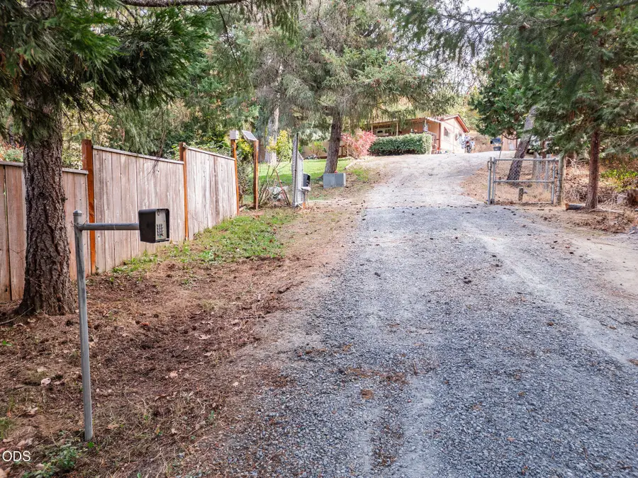 4399 Highland Avenue, Grants Pass, OR 97526 - #3