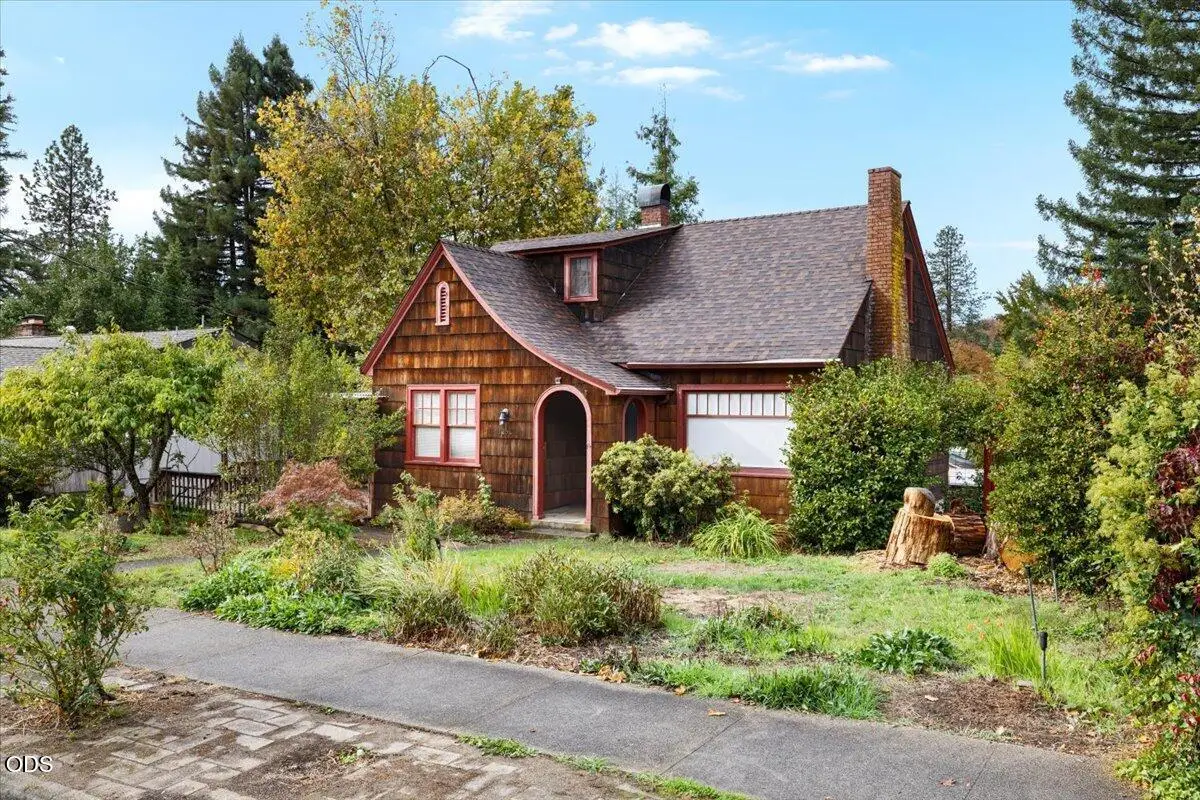 1250 NW Lawnridge Avenue, Grants Pass, OR 97526 - #1