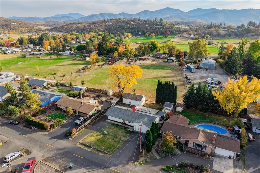2091 Alamar Street, Medford, OR 97501 - #2