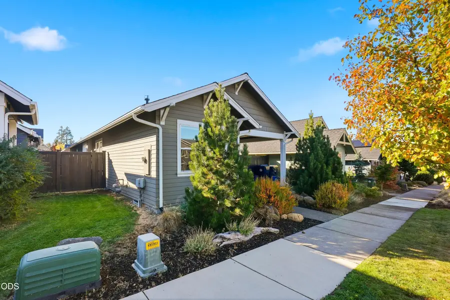 639 NE Vail Lane, Bend, OR 97701 - #2