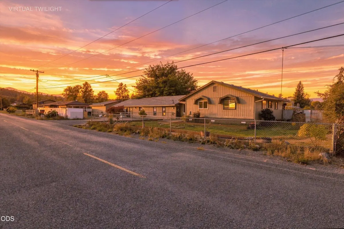1380 Ojai Avenue, Grants Pass, OR 97527 - #1