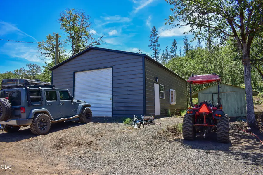 1956 Worthington Road, Eagle Point, OR 97524 - #2