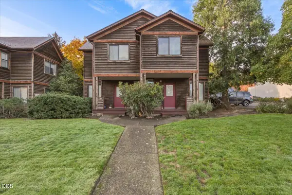 1156 Iowa Street, Ashland, OR 97520