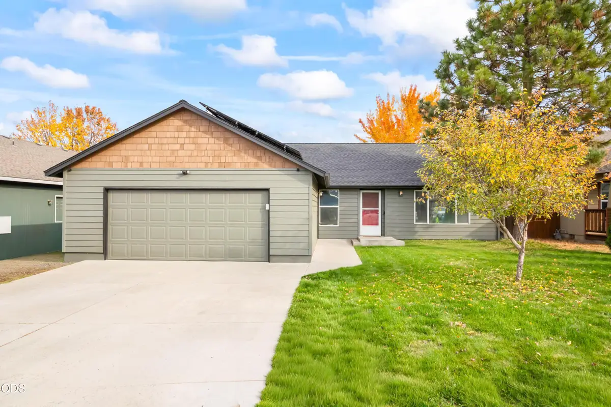 1910 SW 36th Street, Redmond, OR 97756 - #1