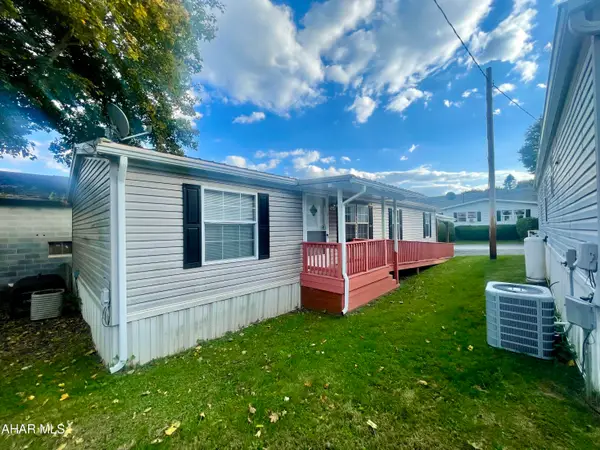 220 Bud Circle, Altoona, PA 16602