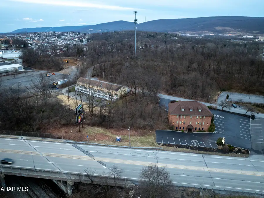 3362 Lynwood Drive, Altoona, PA 16602 - #2