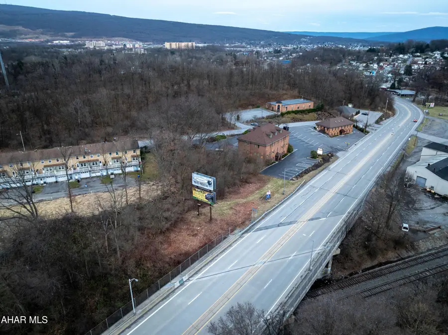 3362 Lynwood Drive, Altoona, PA 16602 - #3