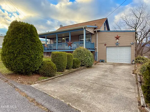 303 16th Street, Saxton, PA 16678