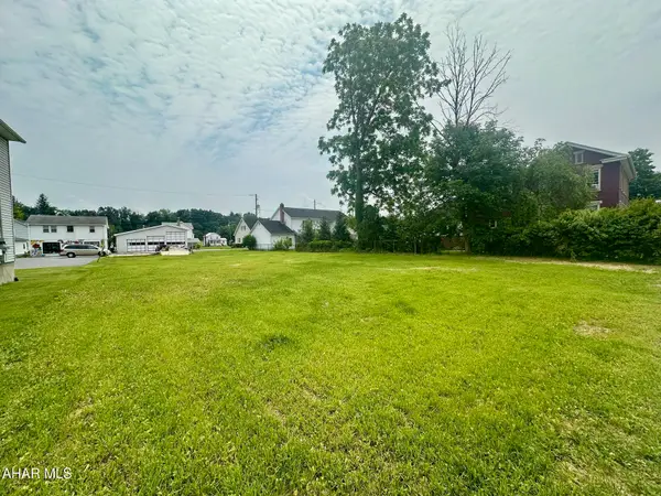 114-116 W W Main Street, Everett, PA 15537