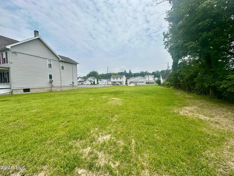 114-116 W W Main Street, Everett, PA 15537 - #2