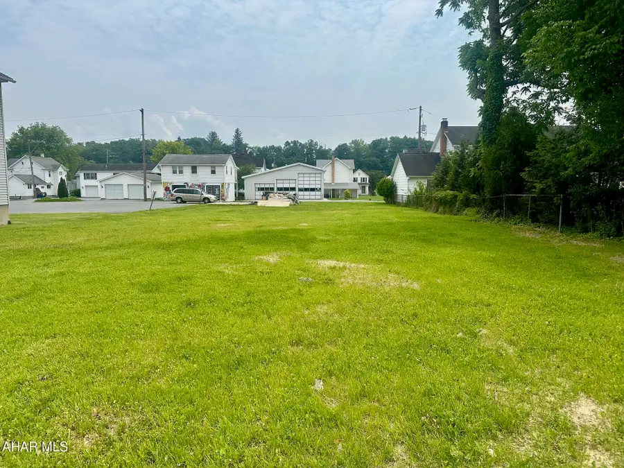 114-116 W W Main Street, Everett, PA 15537 - #3